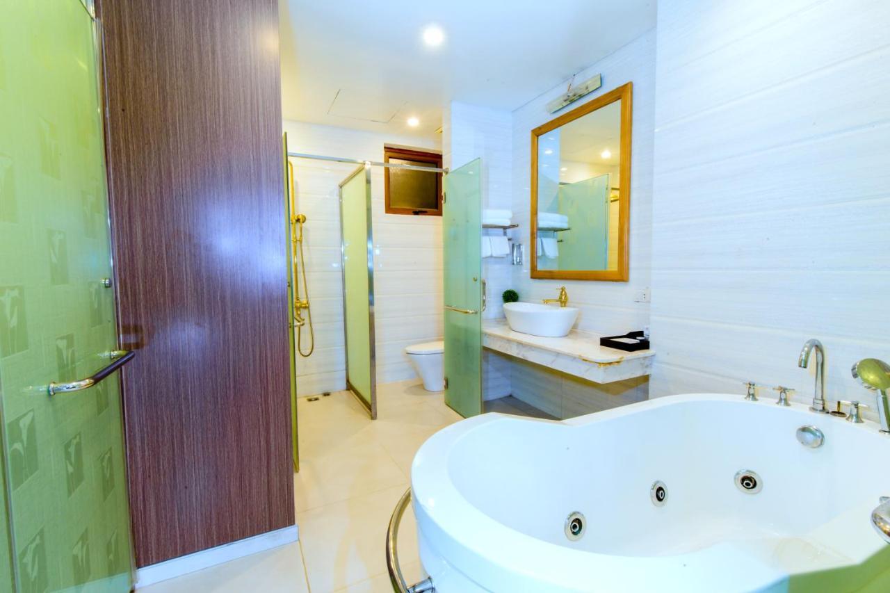 Hoa Dao Hotel Hòa Bình Dış mekan fotoğraf